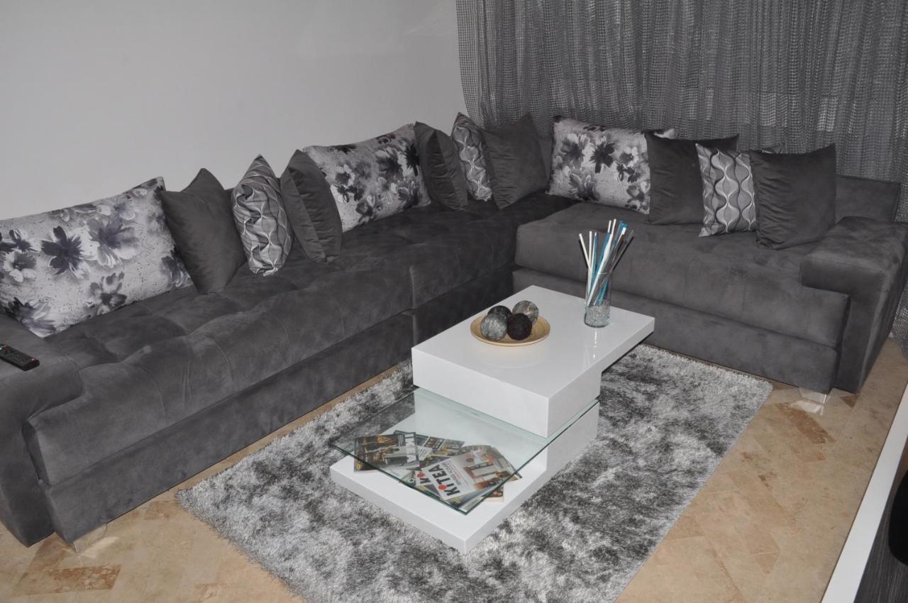 Val Fleuri Apartment With Balcony, Casablanca Exteriör bild